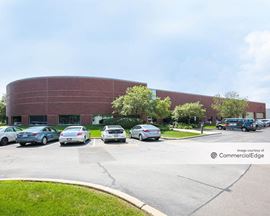 Arbor Creek Business Center - 900, 909 & 1000 Asbury Drive
