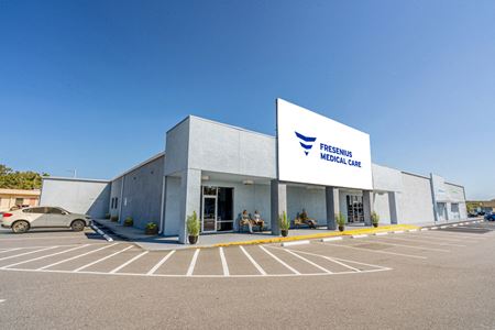 Photo of commercial space at 106 W North Blvd in Leesburg