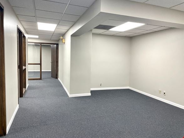 5113 N Executive Dr Suite 106 Microsuites