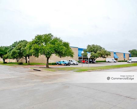 Industrial space for Rent at 103 North Kirby Street in Garland