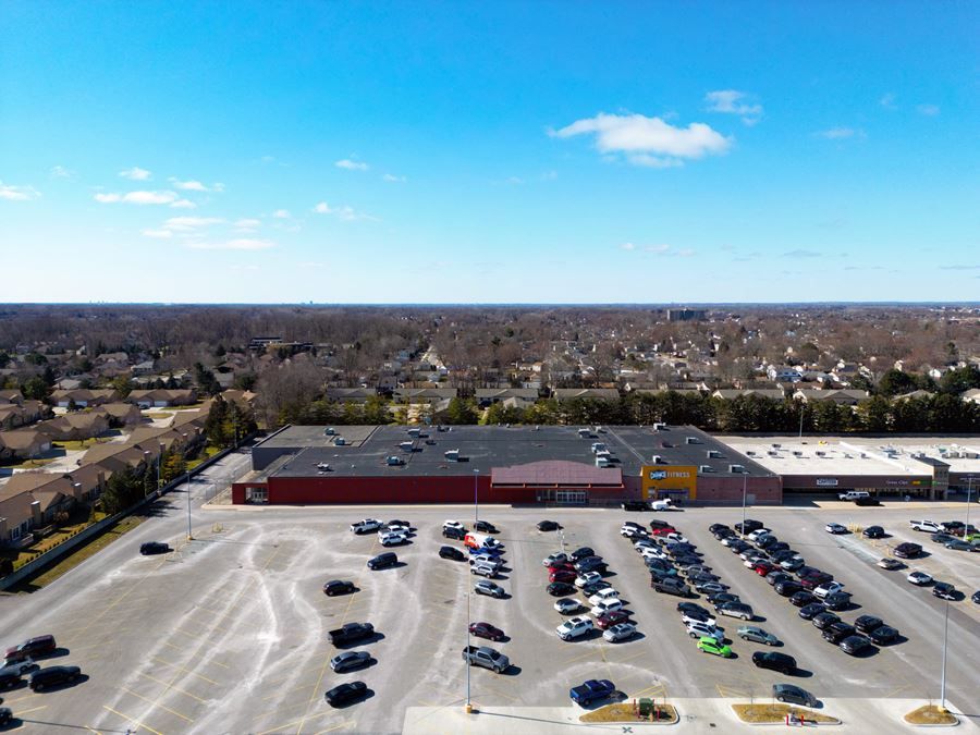 Macomb Garfield Plaza