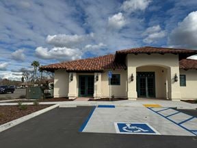 5625 Avenida de Los Robles