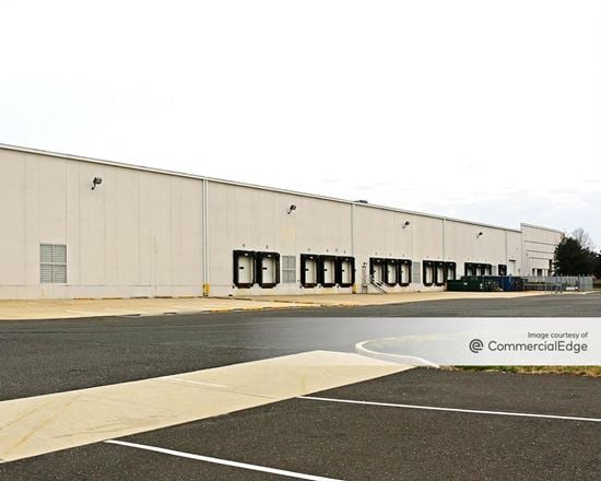 Commodore 295 Business Park - 800 Arlington Blvd