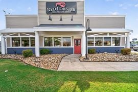REIT Sale | Former Red Lobster | Hard Corner | Lowe’s Shadow