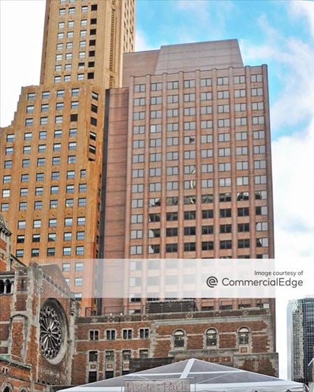Retail space for Rent at 560 Lexington Avenue in New York