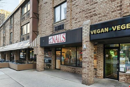 Retail space for Sale at 1147 North Wells Street in Chicago