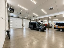 Versatile Flex Building for Warehouse, Retail, and Office