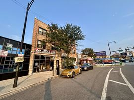 5511 N Lincoln - +/- 900 SF Commercial Storefront