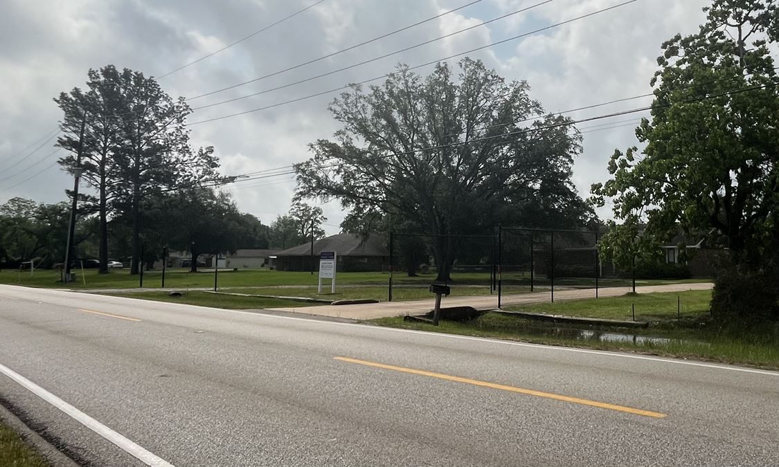 13927 Boudreaux Rd