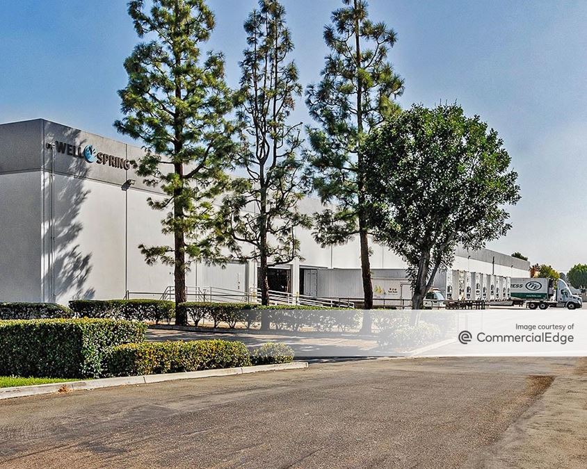 2100 East Valencia Drive, Fullerton, CA 92831