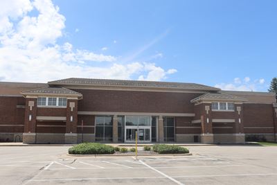 Prairie Crossings Shopping Center
