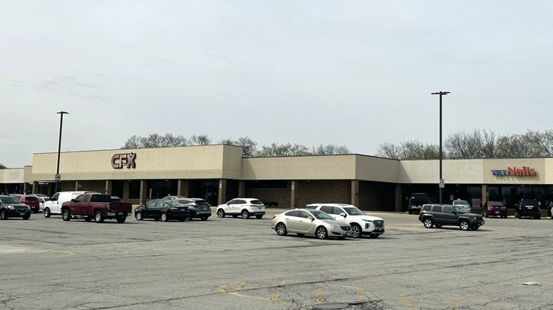 Mid Oak Plaza