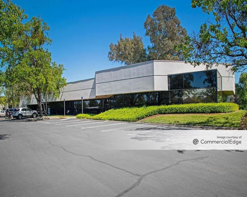 Roseville Commercial Center