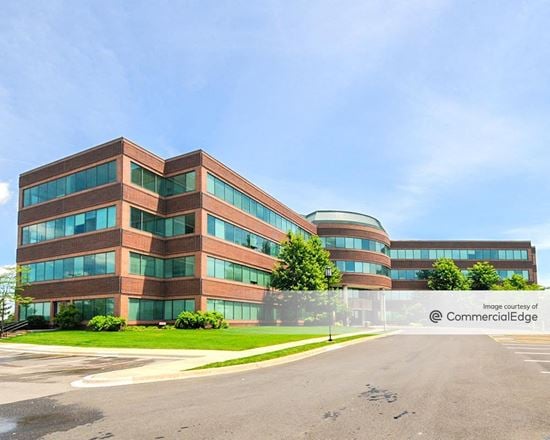 Hamilton Lakes Business Park - 333 Pierce Road
