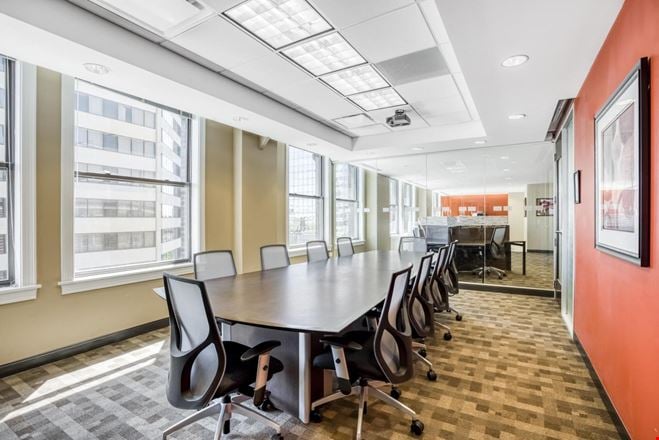 KY, Louisville – MET Building
