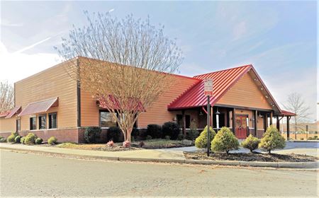 10073 Brook Rd - Glen Allen