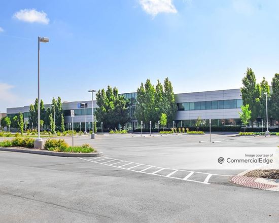 Lakeside Corporate Centre