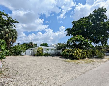 Photo of commercial space at 1005 NE 17th St in Fort Lauderdale