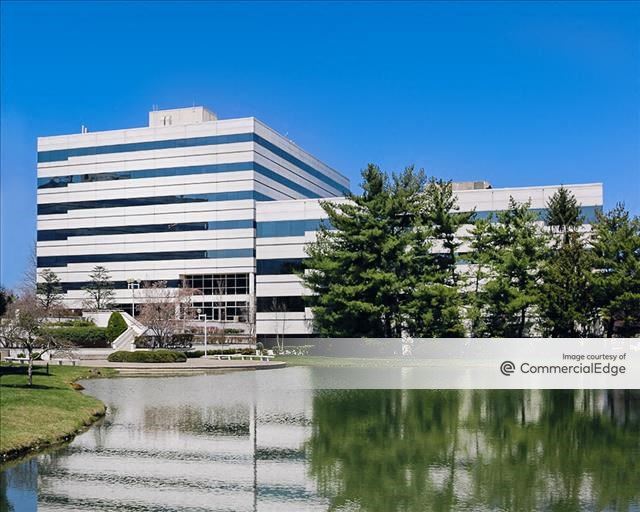 Laurel Corporate Center 6000 & 8000 Midlantic Drive 8000 Midlantic