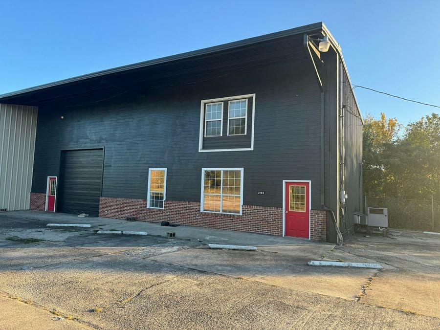 Warehouse with Yard Space