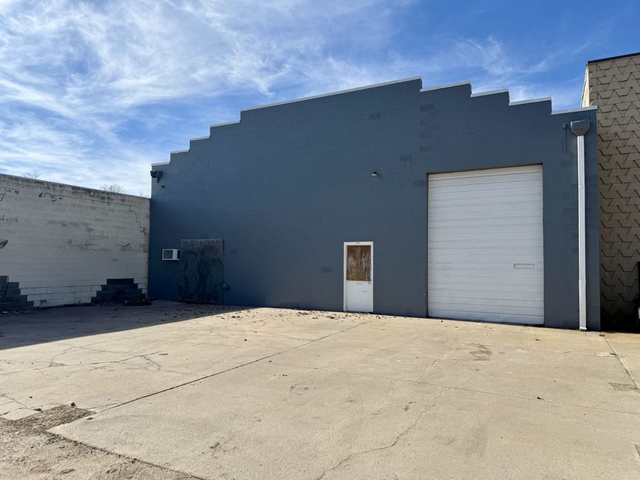 INDUSTRIAL WAREHOUSE