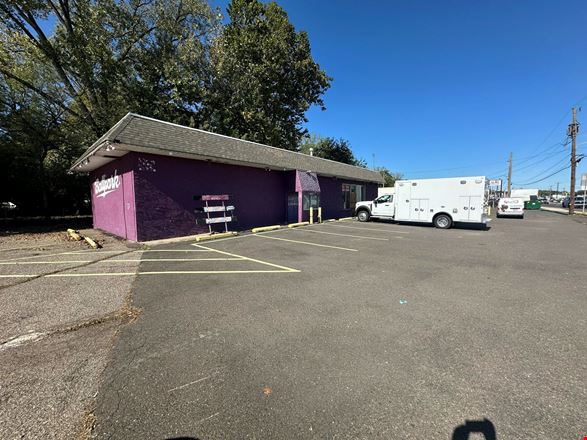 7201 Bristol Pike