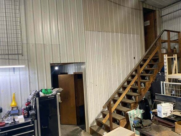 Moorhead 8330 SF Shop