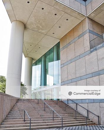 Crown Center - 2600 Grand