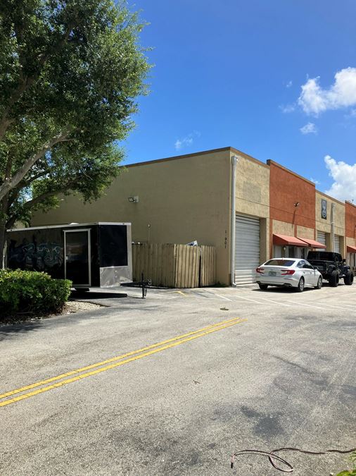 End-cap Warehouse Condo near Tamiami Airport