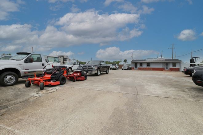 6149 Spencer Highway, Pasadena, TX 77505