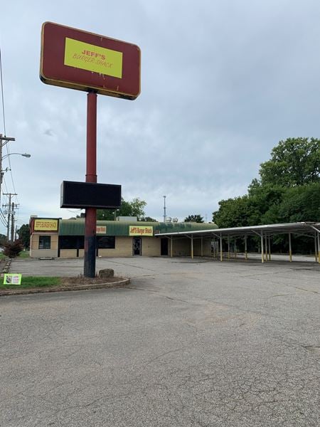 Retail space for Sale at 14124-14136 Dixie Highway in Louisville
