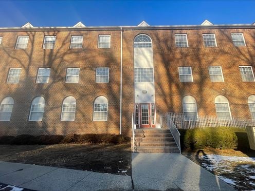 ±400 -5,000 SF Medical / Professional Suites for Lease