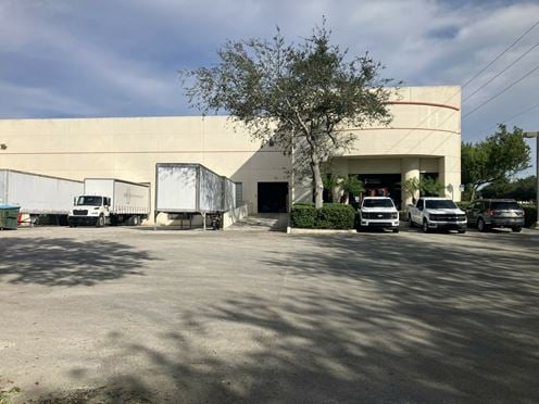 Premier Flex Space in Miramar Park of Commerce