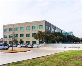 Wilcox Plaza at Green Oaks