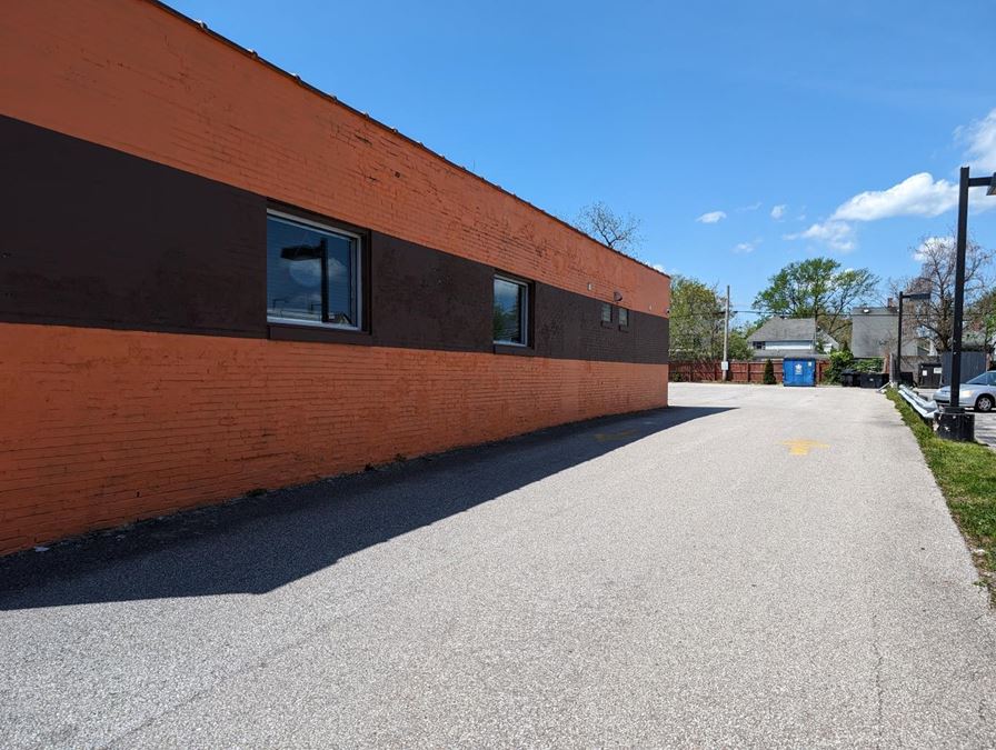 1572 W 117 St
