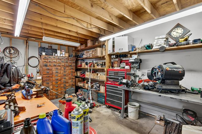 123 S Main St, Athol