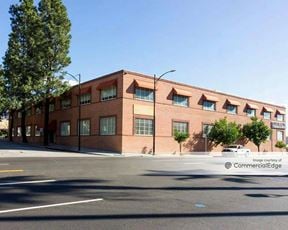100 East Tujunga Avenue