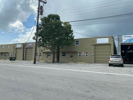 Photo of commercial space at 569 W 28th St in Hialeah