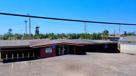 Retail space for Rent at 7112 Lyons Ave in Houston