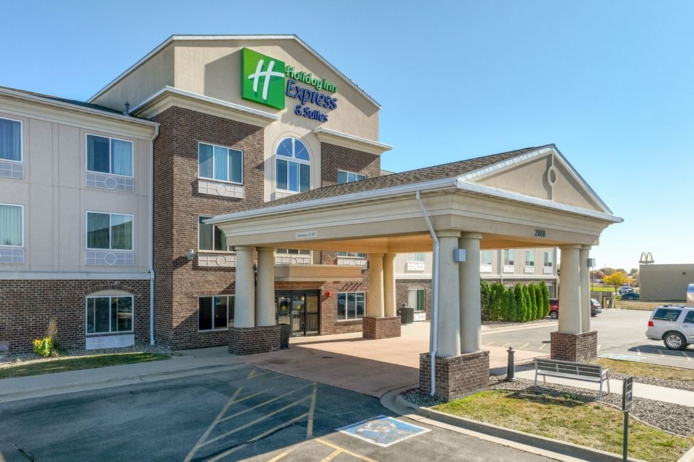 Holiday Inn Express & Suites Dubuque IA