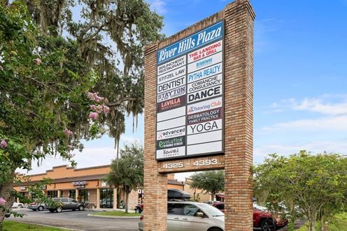 Fishhawk Area Riverhills Plaza Medical Professional Office