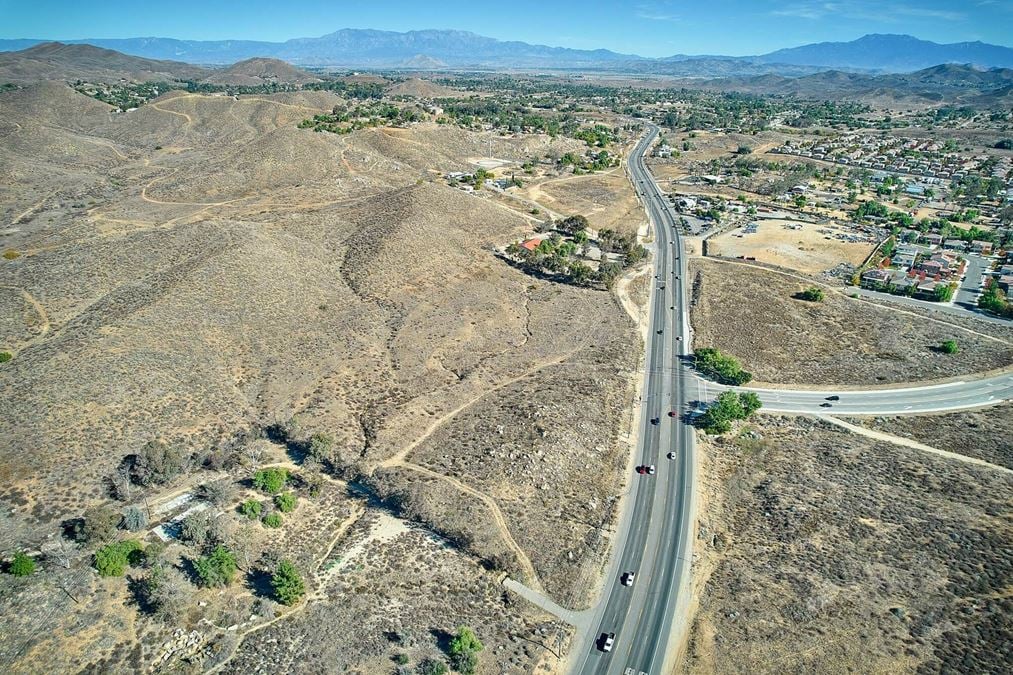 Signalized Corner Highway 74 Lake Elsinore