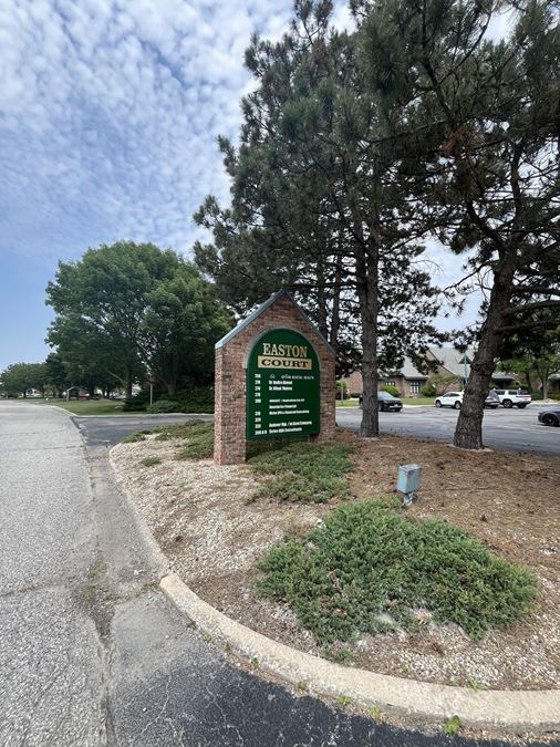 Easton Court - 270-280 E 90th Dr