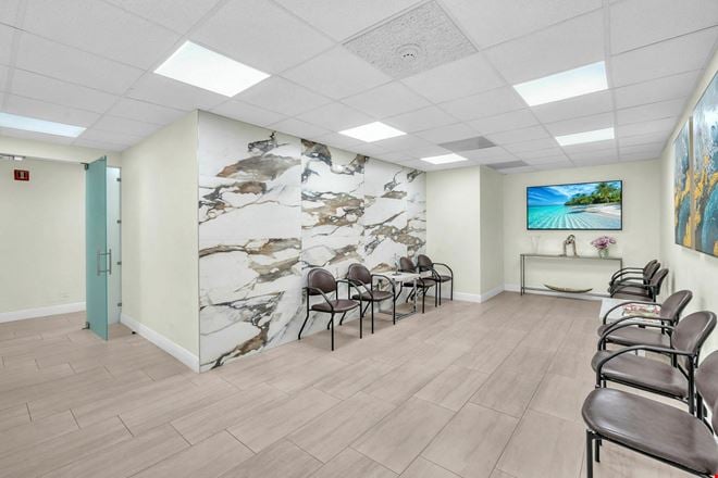 Centrum Plaza Suite #401