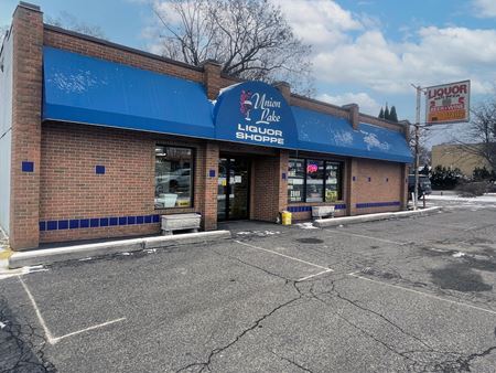 Photo of commercial space at 2515 Union Lake Rd in Commerce Township