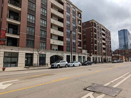 South Loop Retail/Office Space Near Wintrust Arena and McCormick Place - Chicago