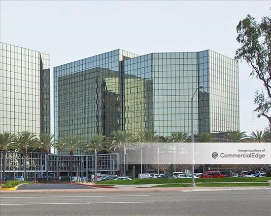 4000 MacArthur - East Tower