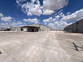 Office/Warehouse w/ Wash-Bay