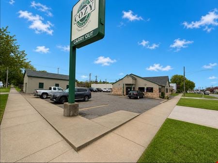 Retail space for Sale at 23594 Hoover Rd in Warren