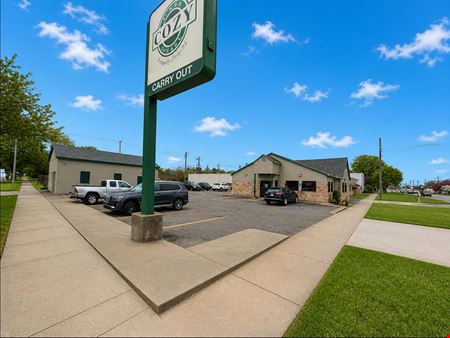 Retail space for Sale at 23594 Hoover Rd in Warren
